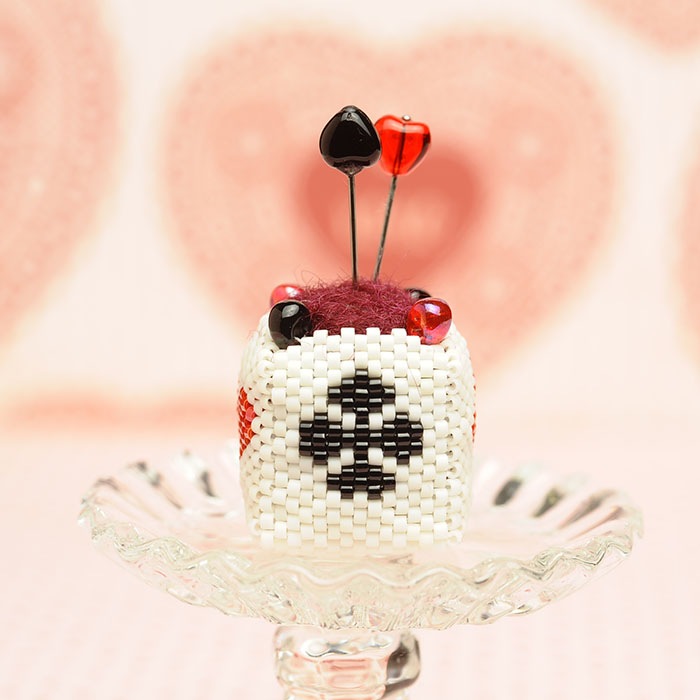 Square pincushion ��Trump��  �ں�ȡ����ΤϤ�ߤ��Little��B��.�ˡ�