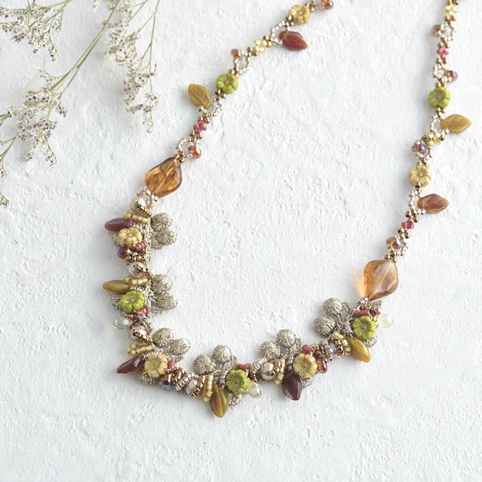 ビーズアクセサリー　作家　ネックレス 大人かわいいビーズネックレスの作り方 | Craftie Style