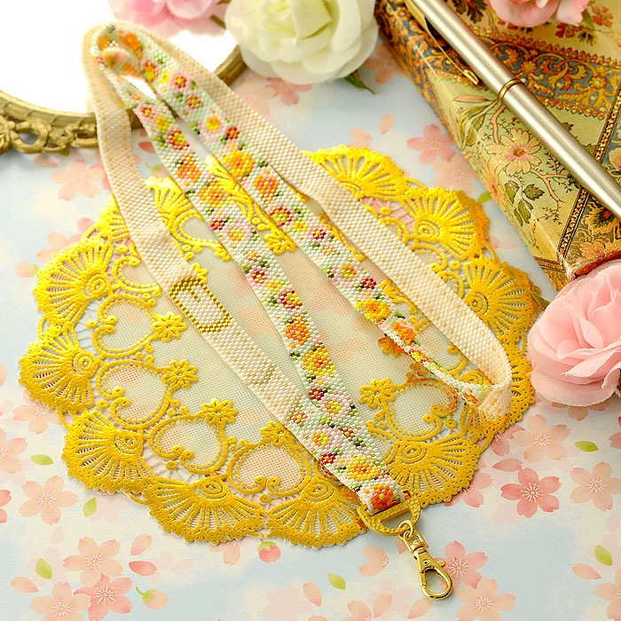 ネックストラップ～ワイルドローズ＆レザー～ 【ビーズマニア