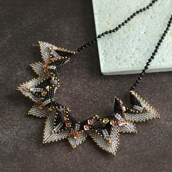 triangle dangle necklace  ںȡatelier embellirˡ