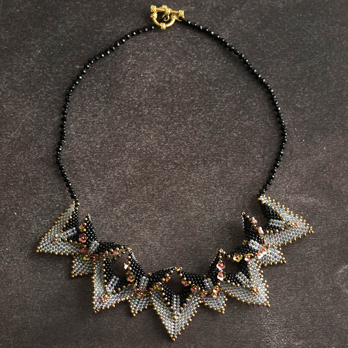 triangle dangle necklace  ںȡatelier embellirˡ