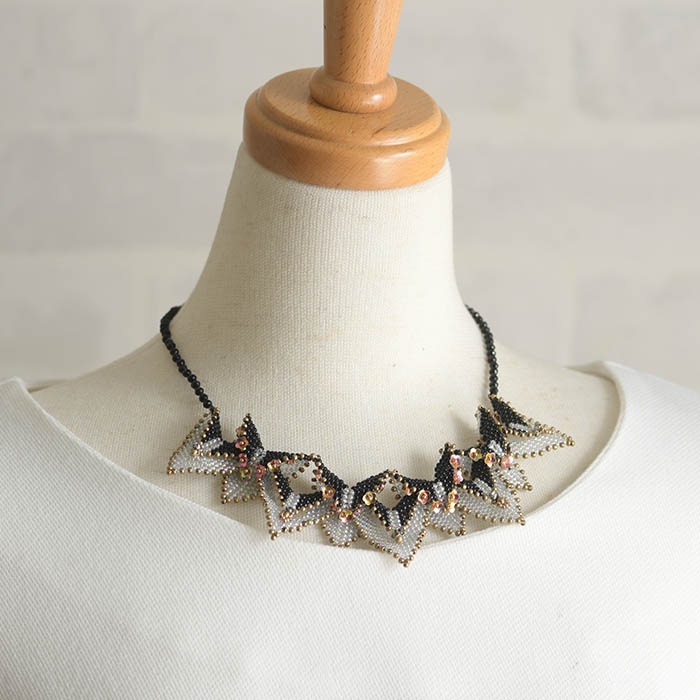 triangle dangle necklace  ںȡatelier embellirˡ