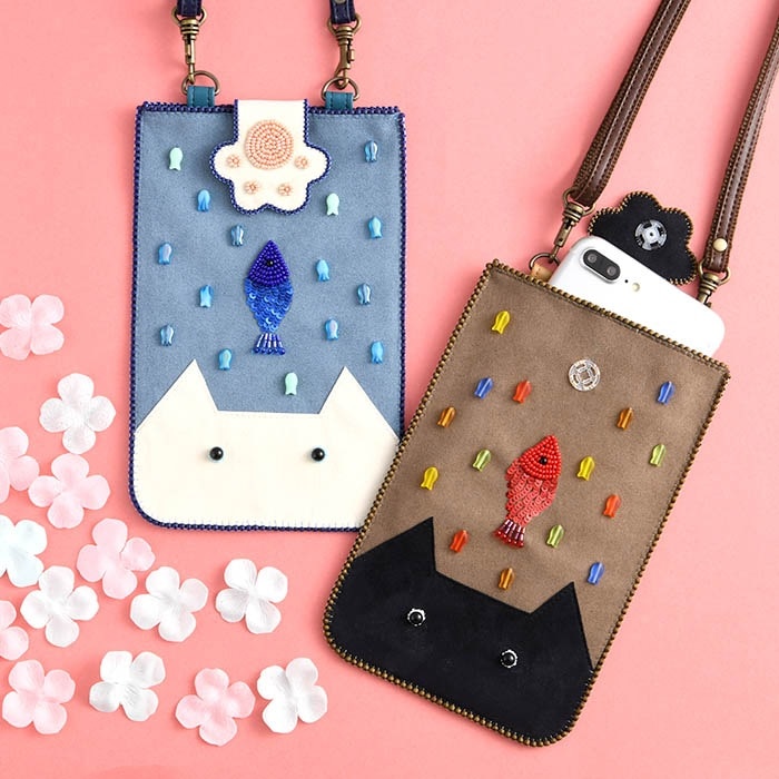 ビーズ刺繍のスマホショルダーケース 【作家：しのはらみわ（Little”B