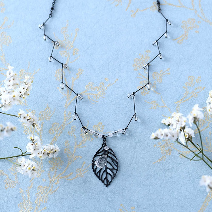 クリスタル リーフネックレス 作家 菊島美奈子 Angelica アイテムで探す アクセサリーキット ネックレス ペンダント フェミニン エレガント Beadsmania