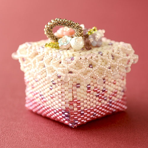 �ԥ󥯻��۲֤Υ��奨�꡼�ܥå���  �ڥӡ����ޥ˥���