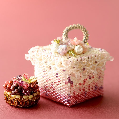 �ԥ󥯻��۲֤Υ��奨�꡼�ܥå���  �ڥӡ����ޥ˥���