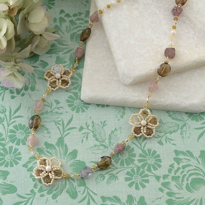 スリーフラワーズ 【作家：周藤紀美恵】 | アイテムで探す