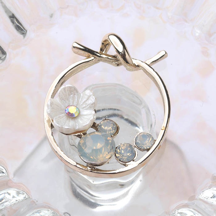 ��ƥ����� �ӥ��塼�ѡ���C  1907-06 Latief