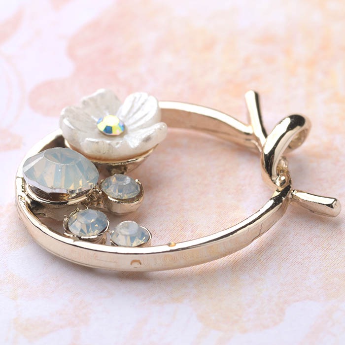 ��ƥ����� �ӥ��塼�ѡ���C  1907-06 Latief