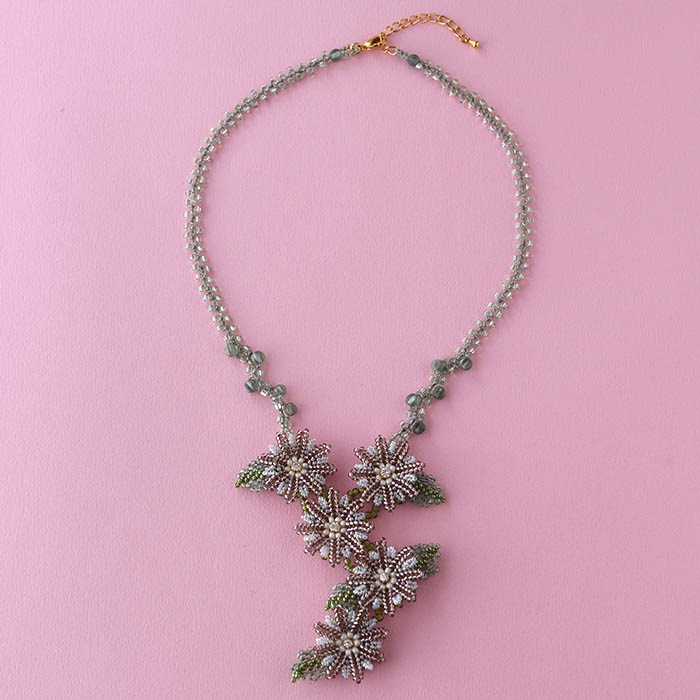 Flower motif necklace  �ں�ȡ�����������atelier embellir�ˡ�