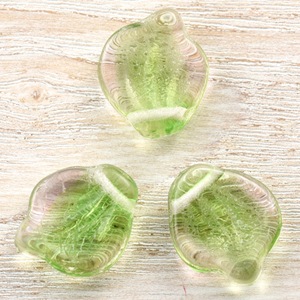 在庫限り】チェコビーズ/フラワーペタル 横穴 12×15mmライトグリーン