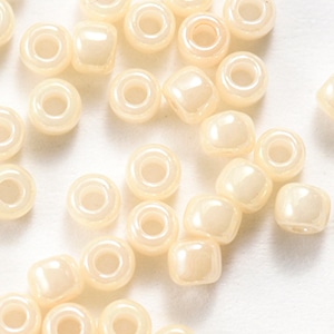 クリーム色の装飾的なマントルピース 組み立て簡単木製マントルピース 無塗装 96cm×22cm×90cm NC