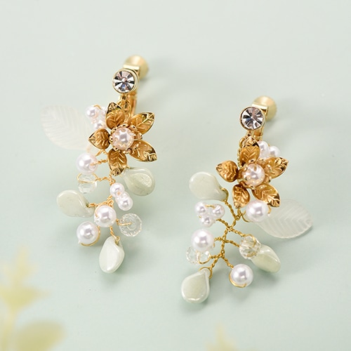 【258】鉱石のイヤリング／スターフラワー イヤリング ニッケルフリー メタル 立体 ダブル フラワー 花 インナー