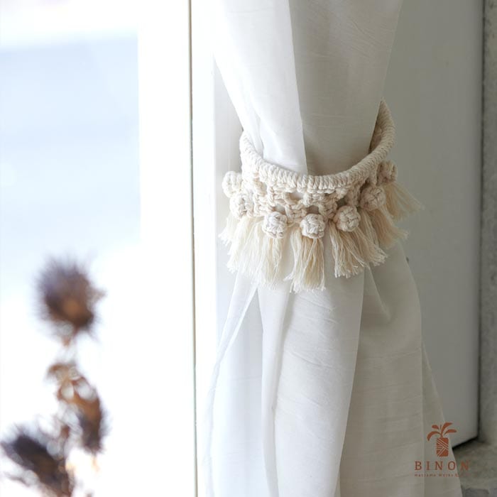 シャンタンマクラメカーテン（2枚組）
　　　　cmシャンタンマクラメホワイ シャンタンマクラメカーテン（2枚組） cmシャンタンマクラメ