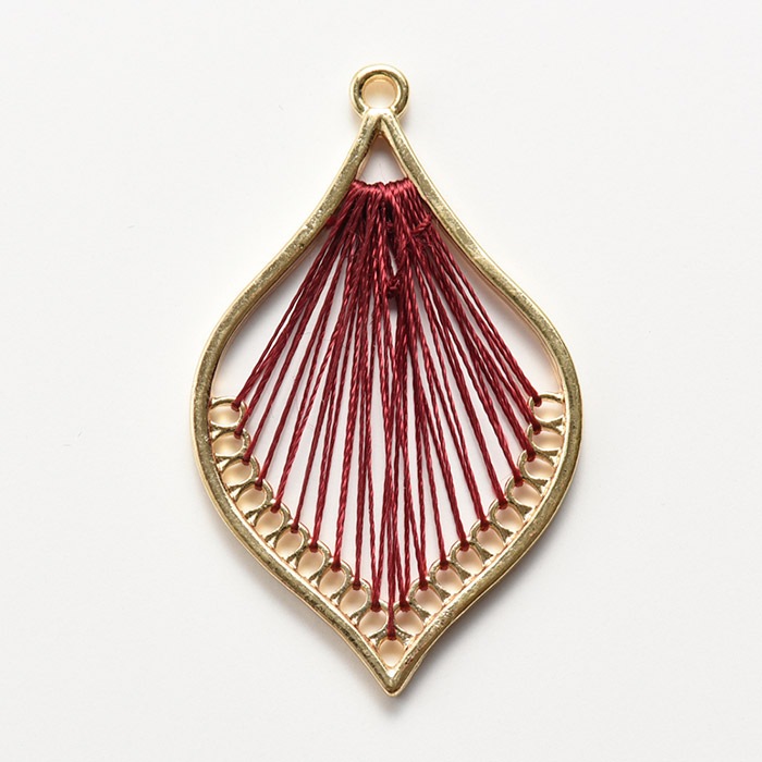 糸編みチャーム リーフ小 43.5×27×2mm レッド | >>新商品発売日別一覧