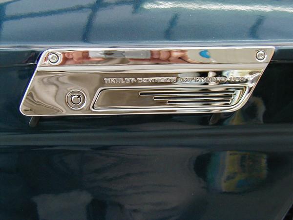 DRAG SPECIALTIES・サドルバック ラッチインサート・クローム 3501 