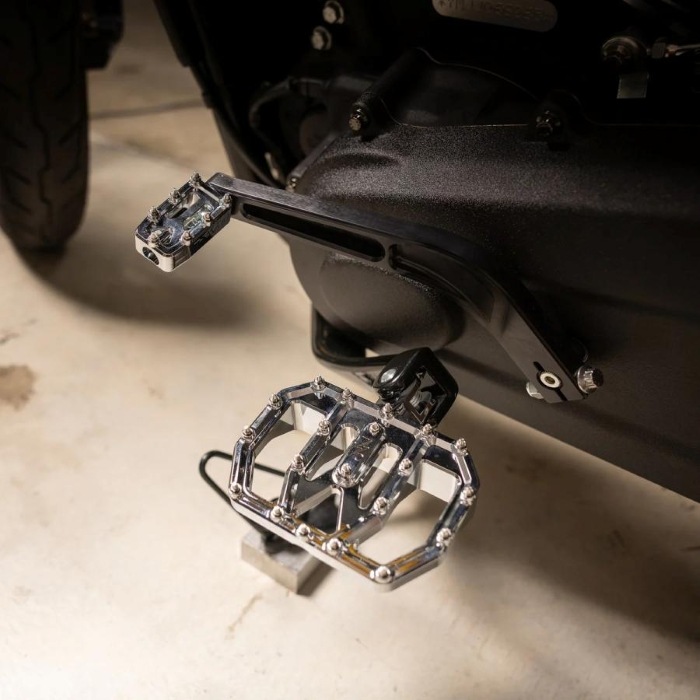 THRASHIN SUPPLY��AGGRESSOR�����ե����ڥ� �������� 1603-0425