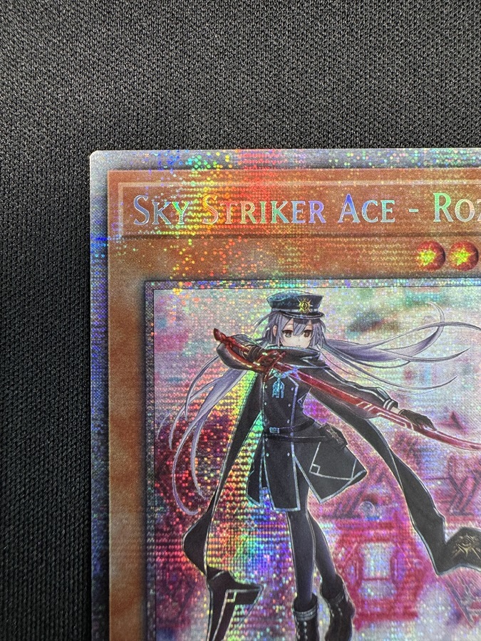 【状態B】SKY STRIKER ACE-ROZE/閃刀姫-ロゼ[ｽﾀｰﾗｲﾄ]《1st》(IGAS-EN020)