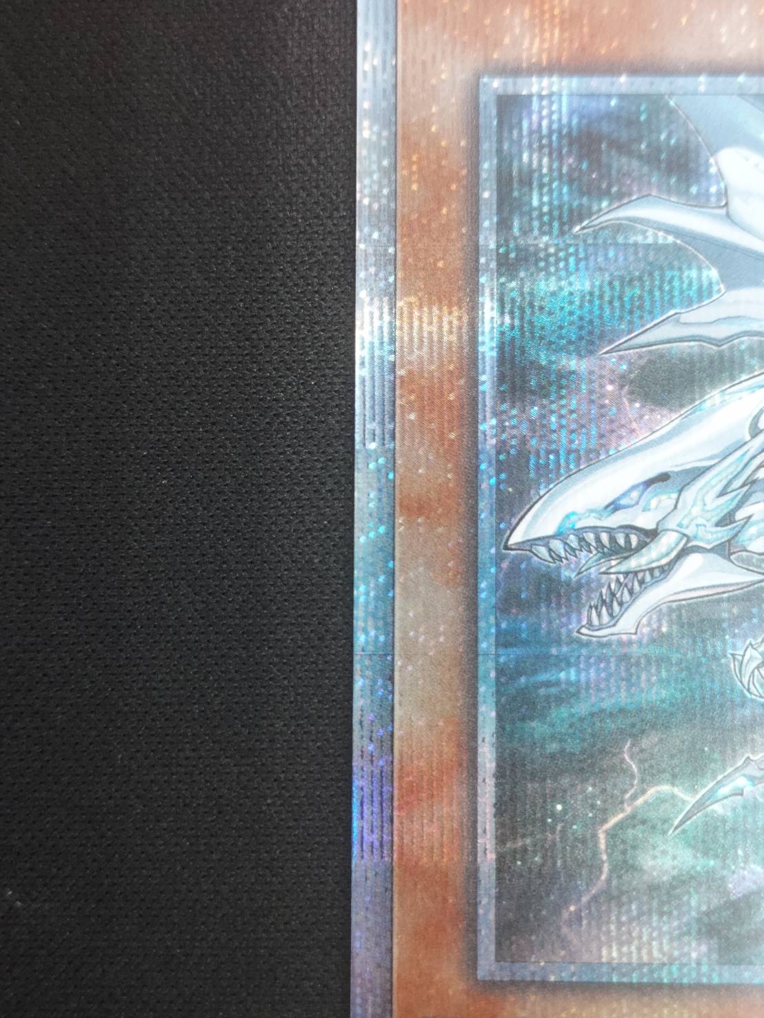 20CP-JPF01 青眼の亜白龍20th 背面線キズ