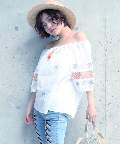 オフショルボタニカルブラウス