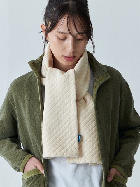 光電子キルトスカーフ [2025 Fall/Winter]