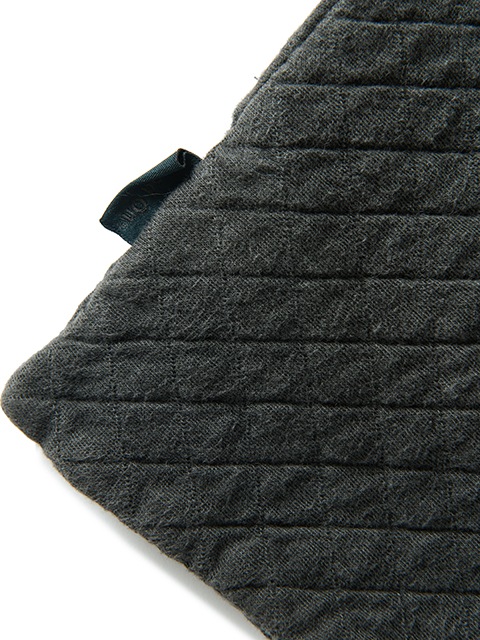 光電子キルトスカーフ [2025 Fall/Winter]