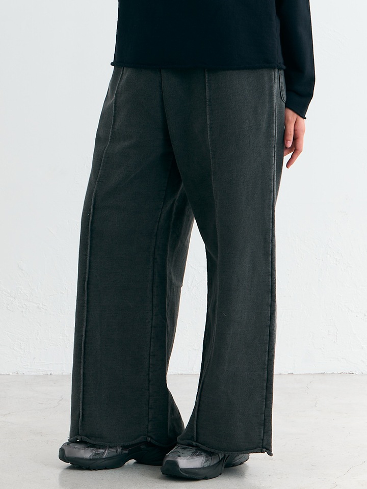 [WOMEN'S] カットオフピンタックフレアパンツ [2026 Fall/Winter]