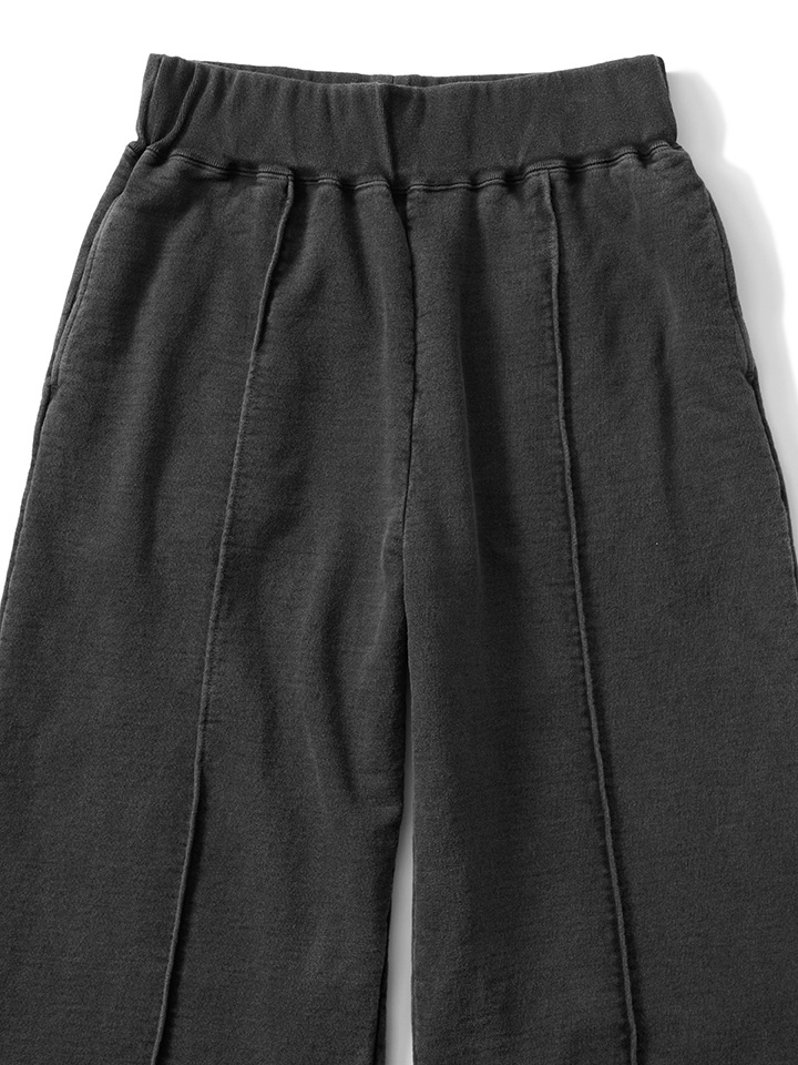 [WOMEN'S] カットオフピンタックフレアパンツ [2026 Fall/Winter]