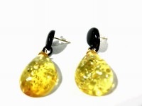 【大創業祭定価より５０％OFF創業明治七年べっ甲の菊池】■本べっ甲・琥珀ピアスー１２４