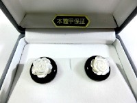 【大創業祭定価より５０％OFF創業明治七年べっ甲の菊池】■本べっ甲・白蝶貝ピアスー１２６
