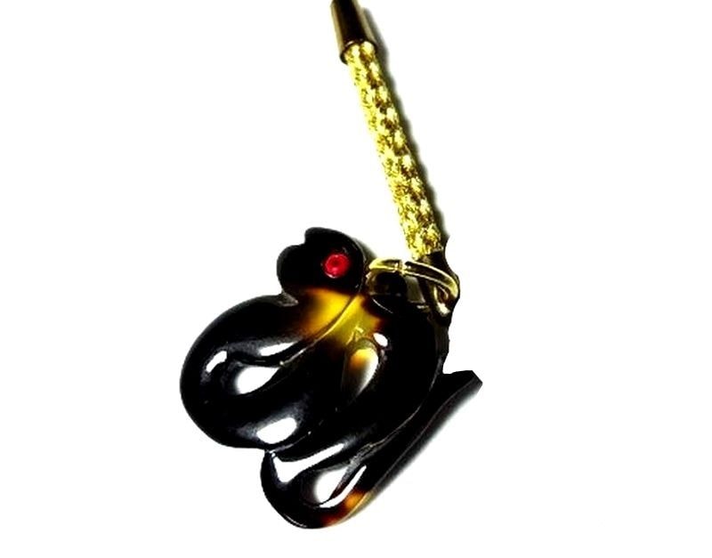 菊池 べっ甲 日本製 べっ甲細工 鼈甲張 船 沈み彫り キーホルダー 箱付き 菊池 べっ甲 日本製 べっ甲細工 鼈甲張 船 沈み彫り