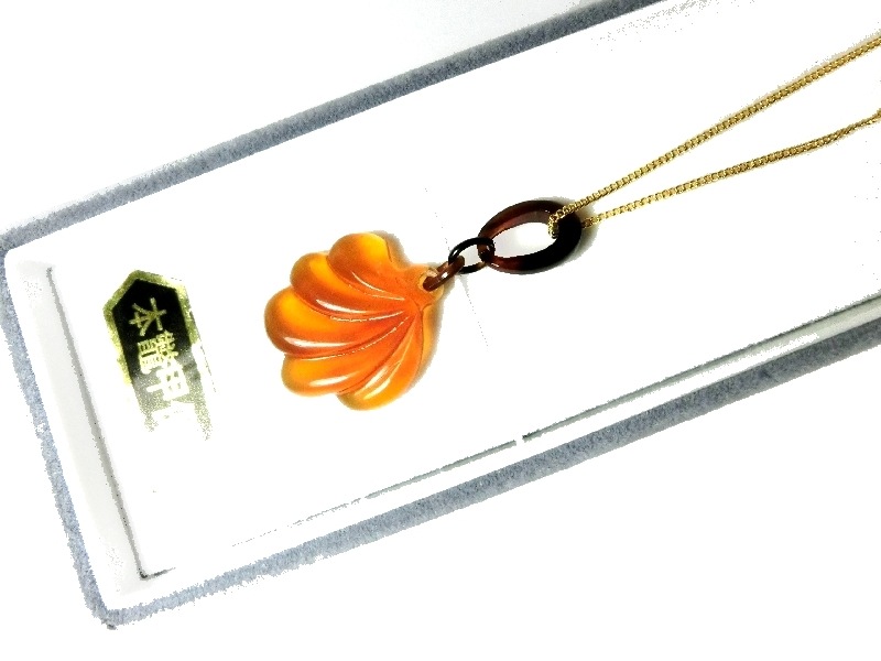 菊池 べっ甲 日本製 べっ甲細工 鼈甲張 船 沈み彫り キーホルダー 箱付き べっ甲の本場 長崎の老舗の通販 べっ甲の菊池
