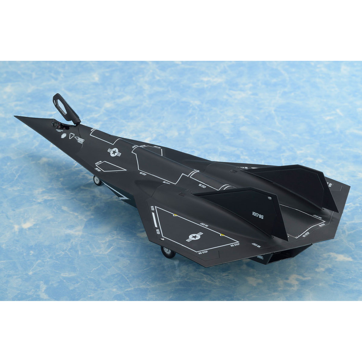 カプチー ベルファイン 1/100 SR-72 ダークスター トップガンマーヴェリック』 1/100スケール ダークスター