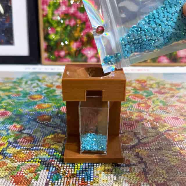 手芸時間オリジナル　ダイヤモンドアート用 スタンドビーズロート　ブラウン