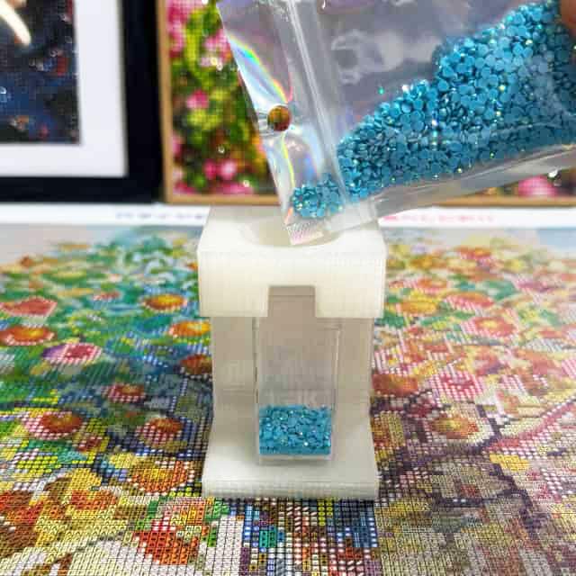 手芸時間オリジナル　ダイヤモンドアート用 スタンドビーズロート　乳白色　半透明白