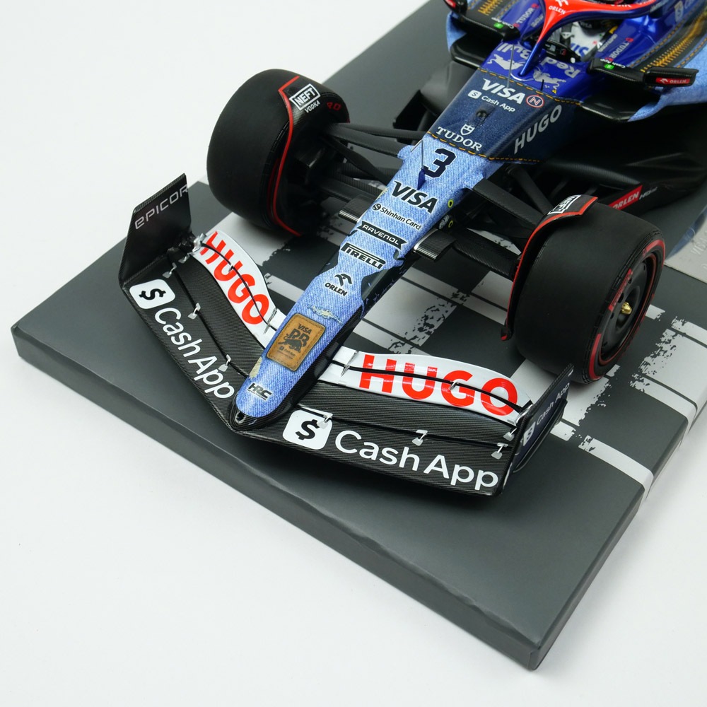 MINICHAMPS 1/18スケール ビザ キャッシュ RB F1チーム VCARB 01 D