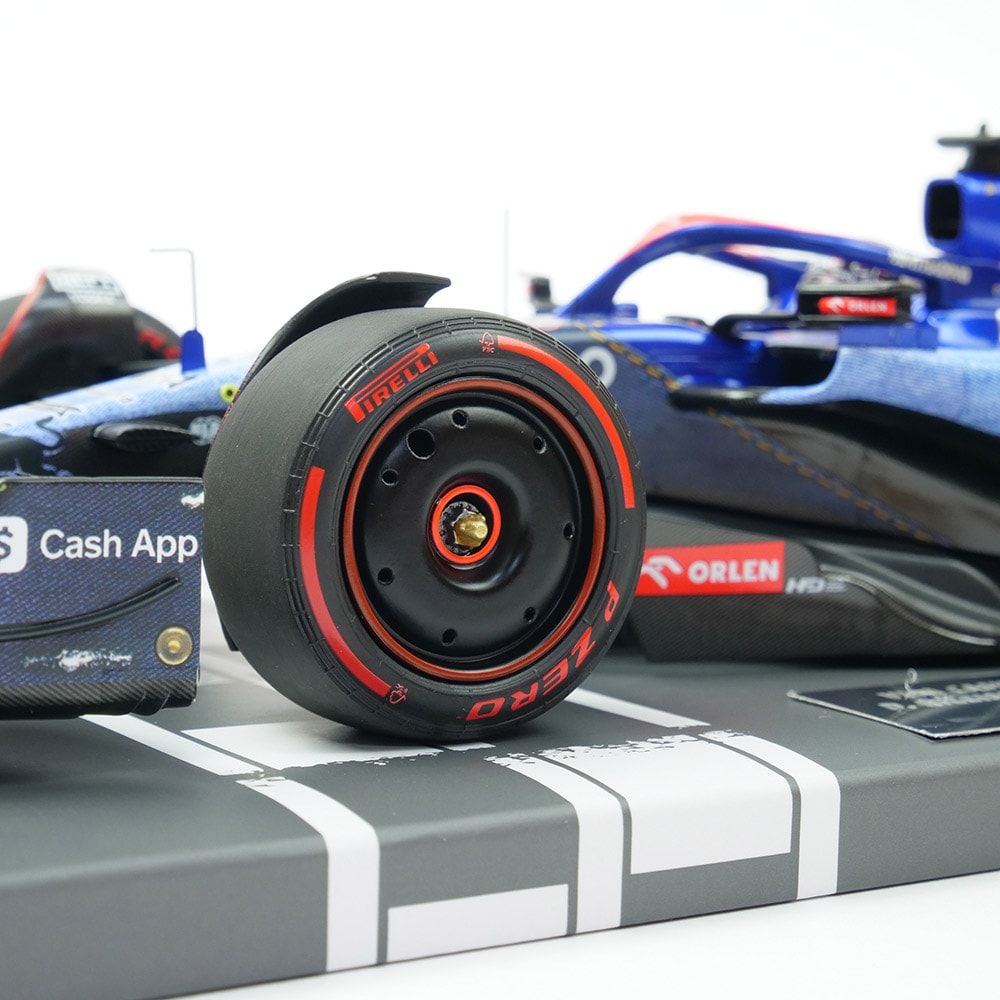 MINICHAMPS 1/18スケール ビザ キャッシュ RB F1チーム VCARB 01 D