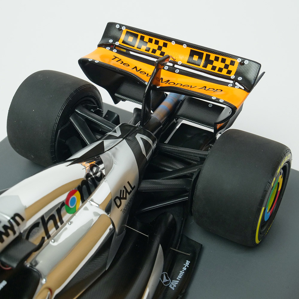 マクラーレン・ヴェイル ディスティラリー コレクターズ セット MINICHAMPS 1/18スケール マクラーレン F1チーム MCL39 L.ノリス