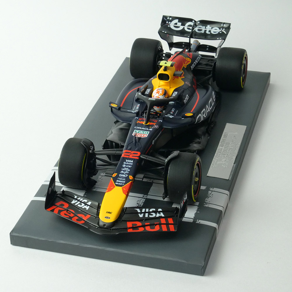 MINICHAMPS 1/18スケール オラクル レッド ブル レーシング RB21 角田