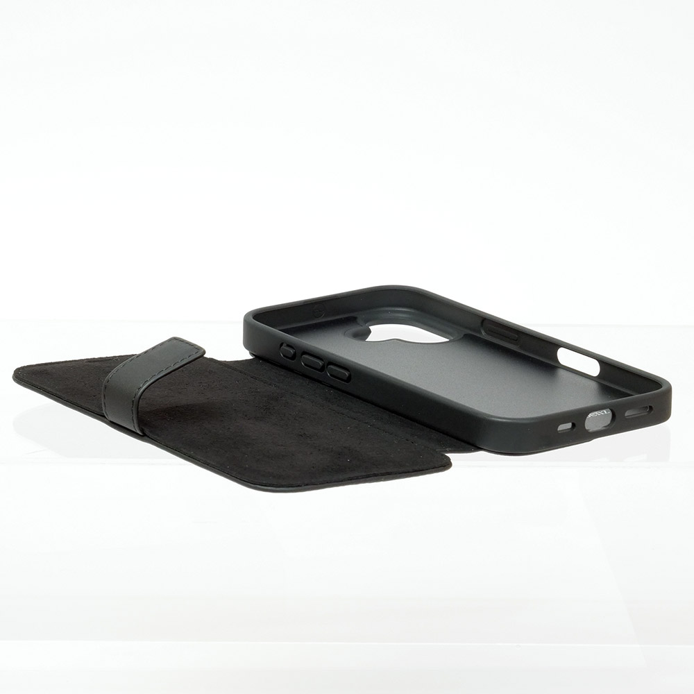 メルセデスベンツ iPhone 16 WOOD IMITATION レザー ブックタイプケース ブラック MEBKP16S23RBGVK