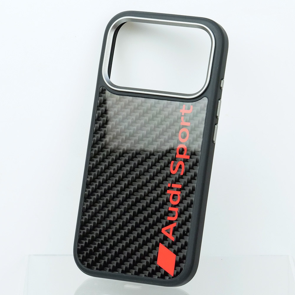 アウディ iPhone 17Pro リアルカーボン バックカバー ブラック