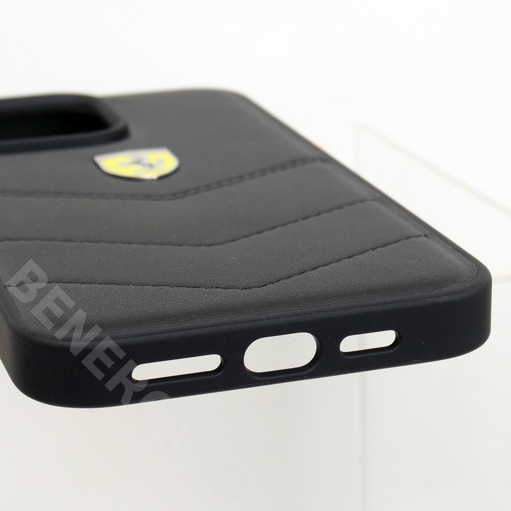 フェラーリ iPhone 15ProMax レザー バックカバー ステッチライン ブラック FEHCP15XRDUK