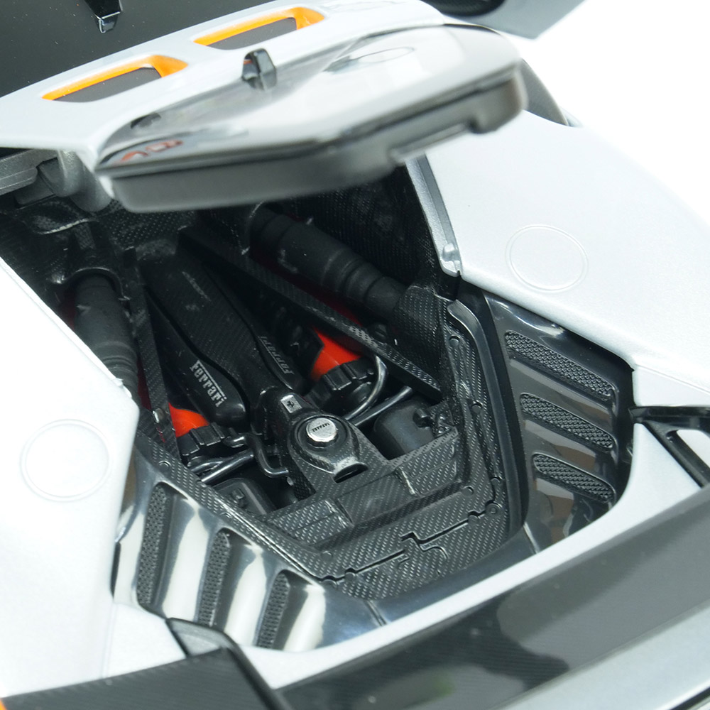 Bburago 1/18スケール フェラーリ SF90 XX ストラダーレ ホワイト 18-16020W