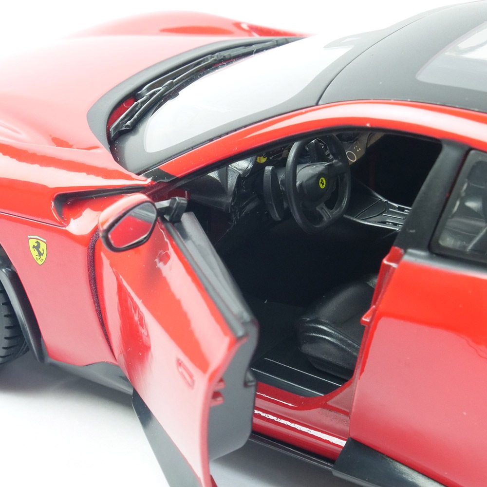 Bburago 1/24スケール フェラーリ プロサングエ レッド 18-26030R