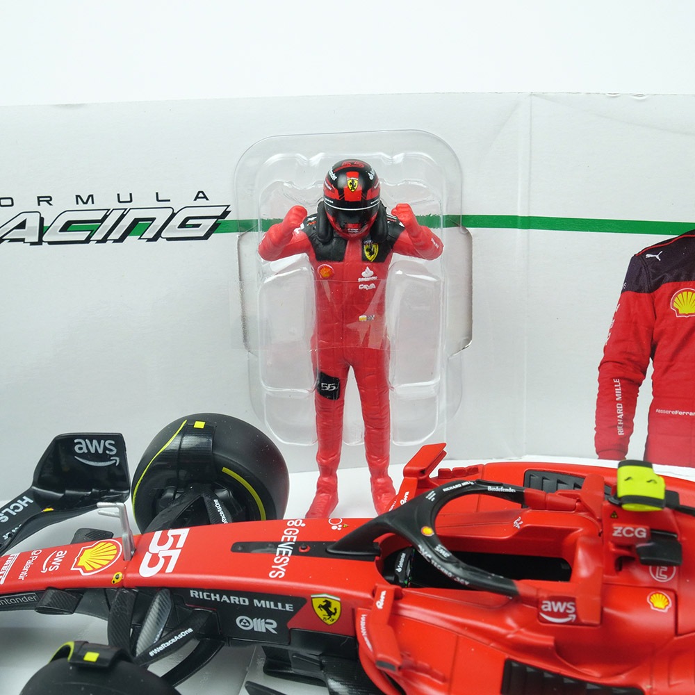 Bburago 1/24スケール フェラーリ SF23(2023) #55 C.サインツ フィギュア付 18-26809S
