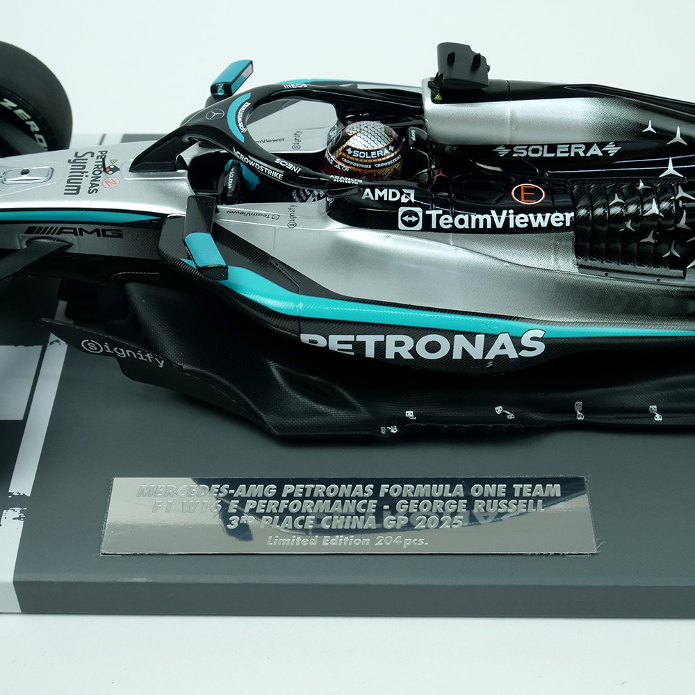 MINICHAMPS 1/18スケール メルセデス-AMG ペトロナス F1チーム W16 E