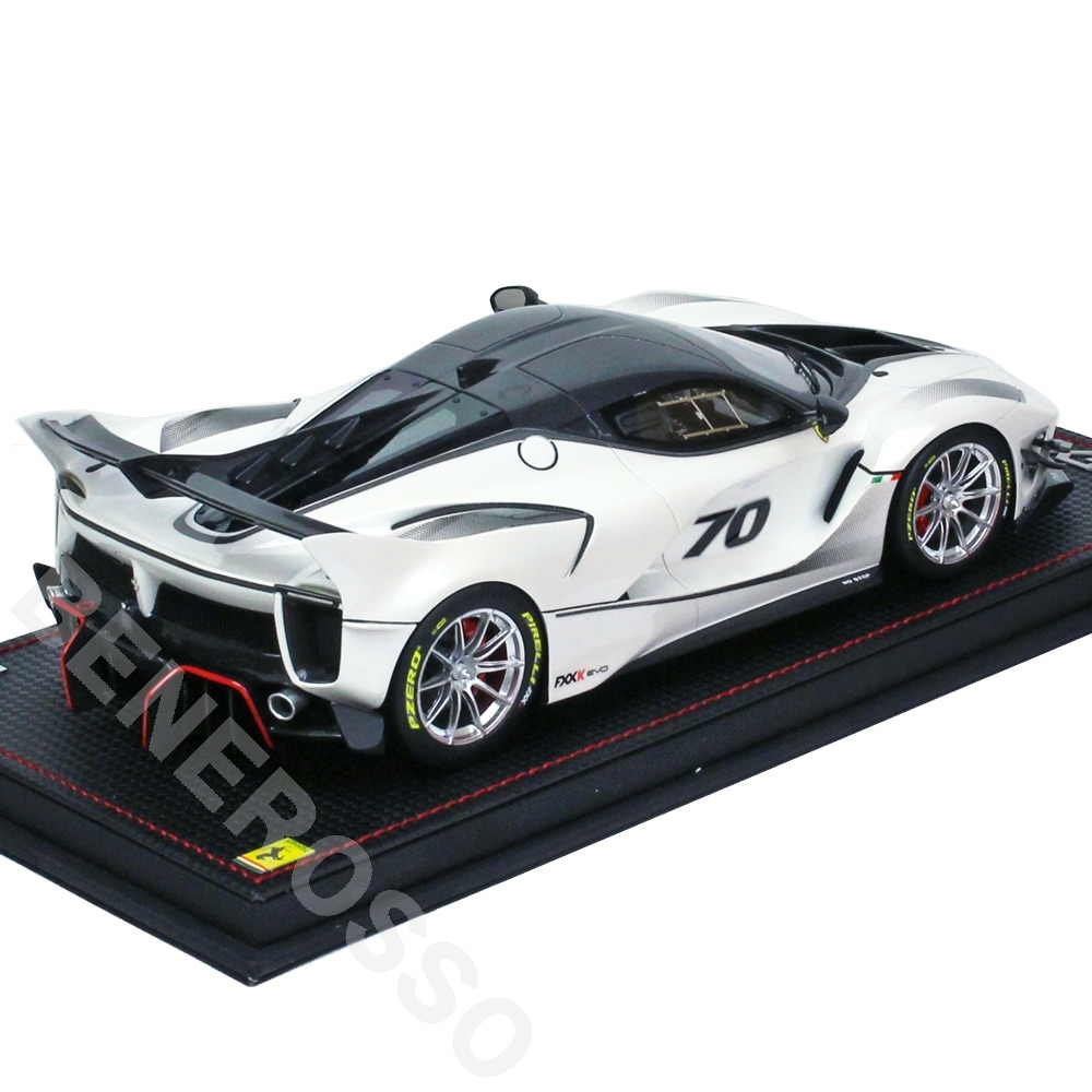 MRコレクション 1/18スケール フェラーリ FXX K EVO #70 Bianco Italia FE24A