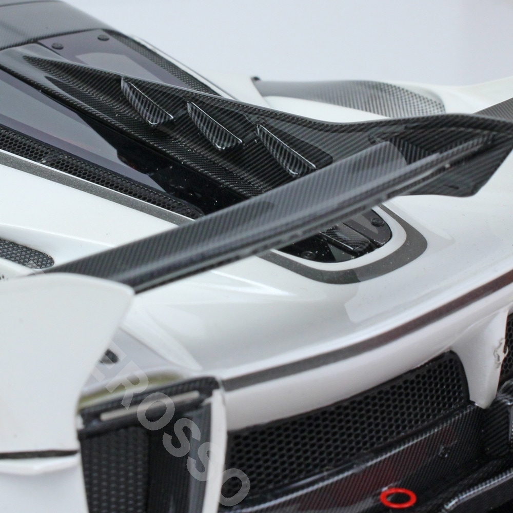 MRコレクション 1/18スケール フェラーリ FXX K EVO #70 Bianco Italia FE24A