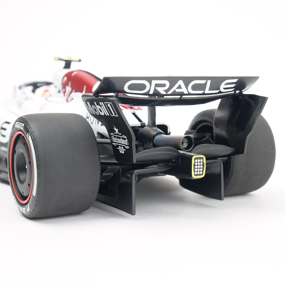 MINICHAMPS 1/18スケール オラクル レッド ブル レーシング RB21 角田