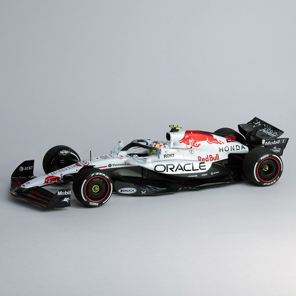 MINICHAMPS 1/18スケール オラクル レッド ブル レーシング RB21 角田